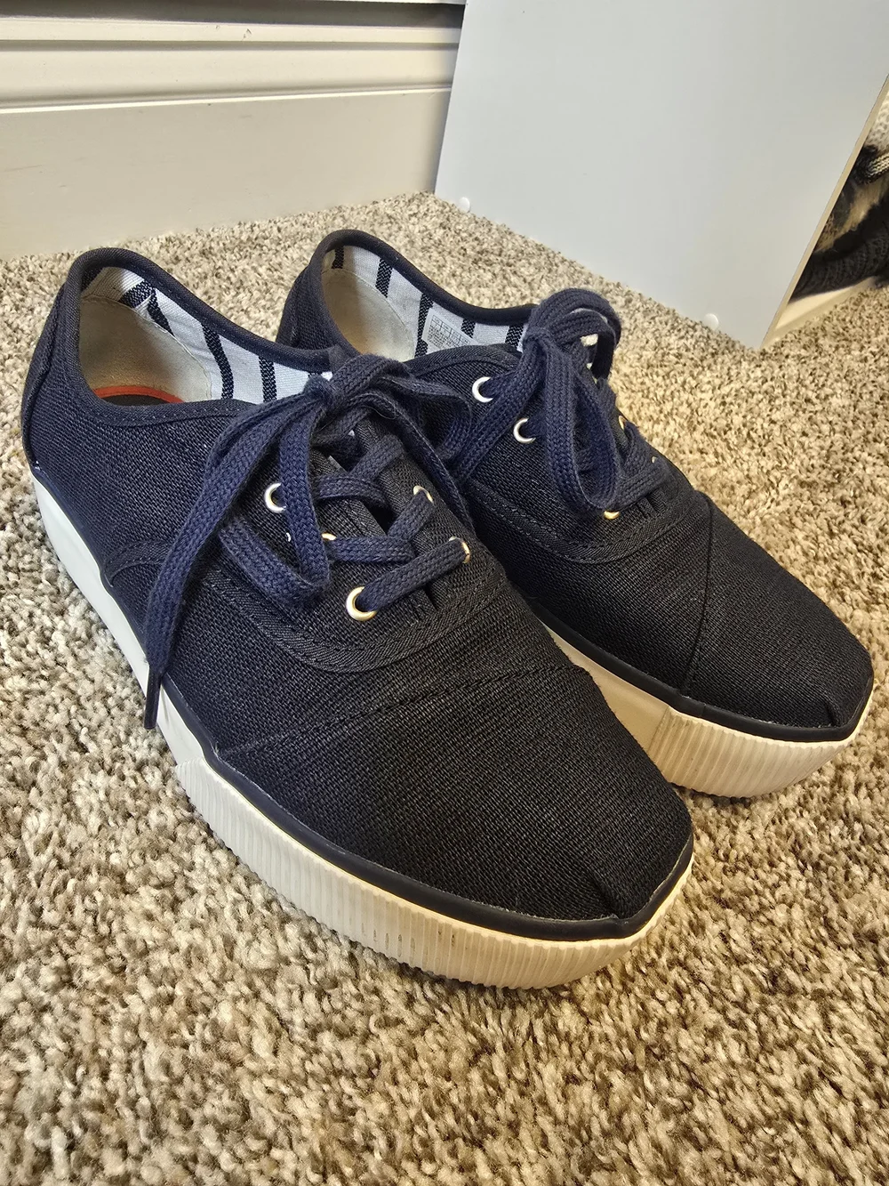 Toms Navy Canvas Platform Lace-Up Sneakers - Size 7